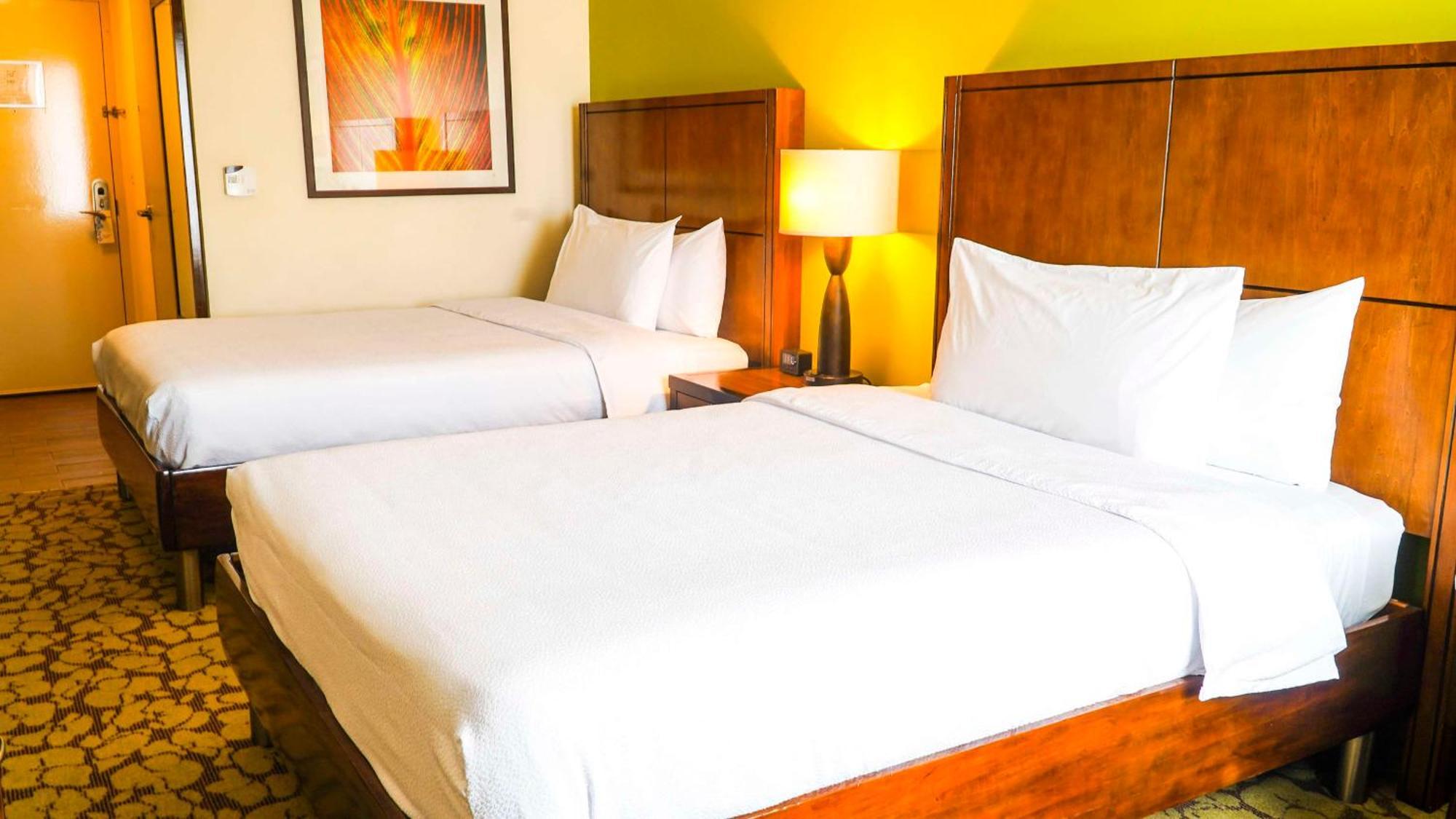 Hilton Garden Downtown, 4*