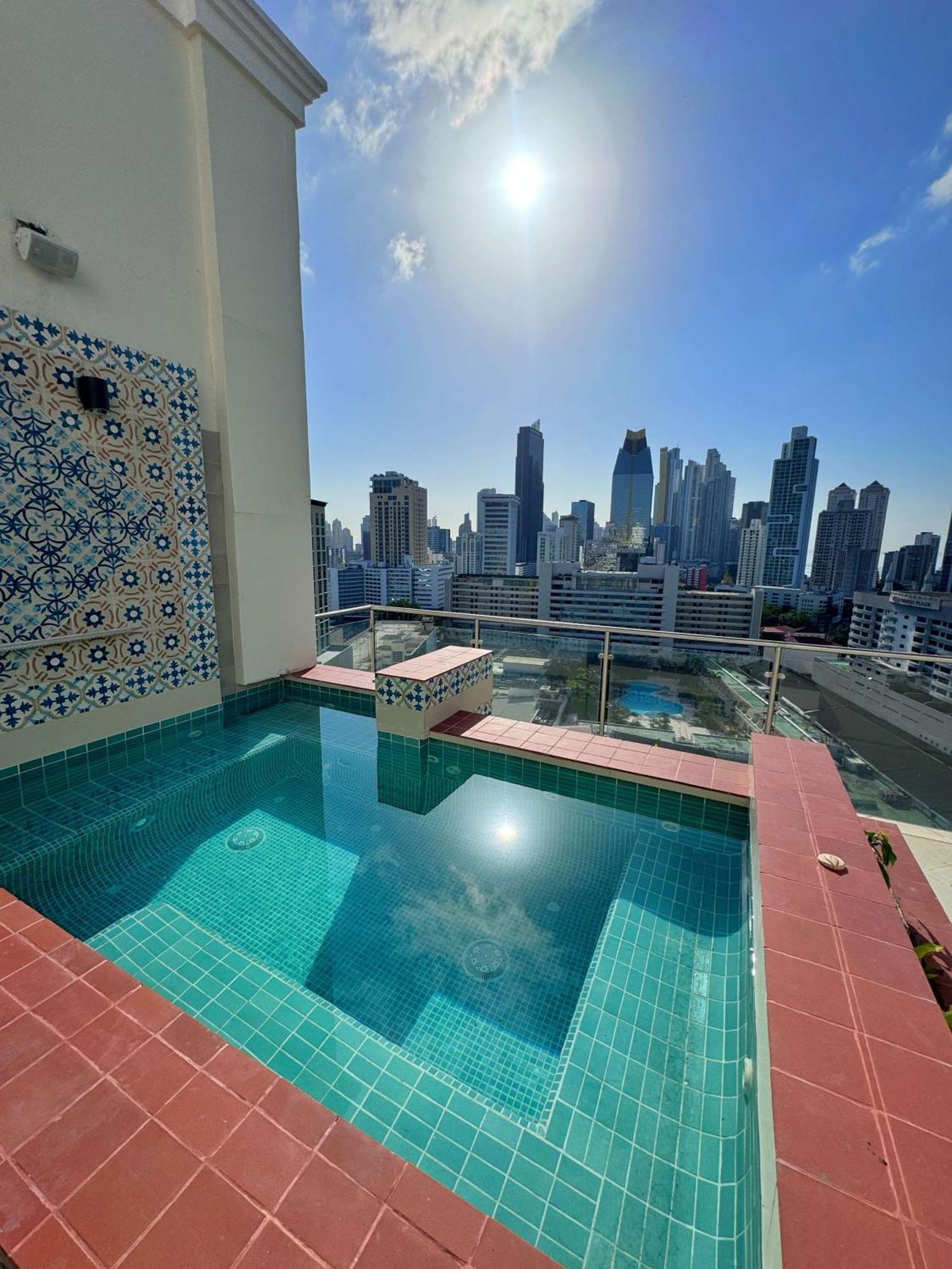 Hilton Garden Downtown, 4*