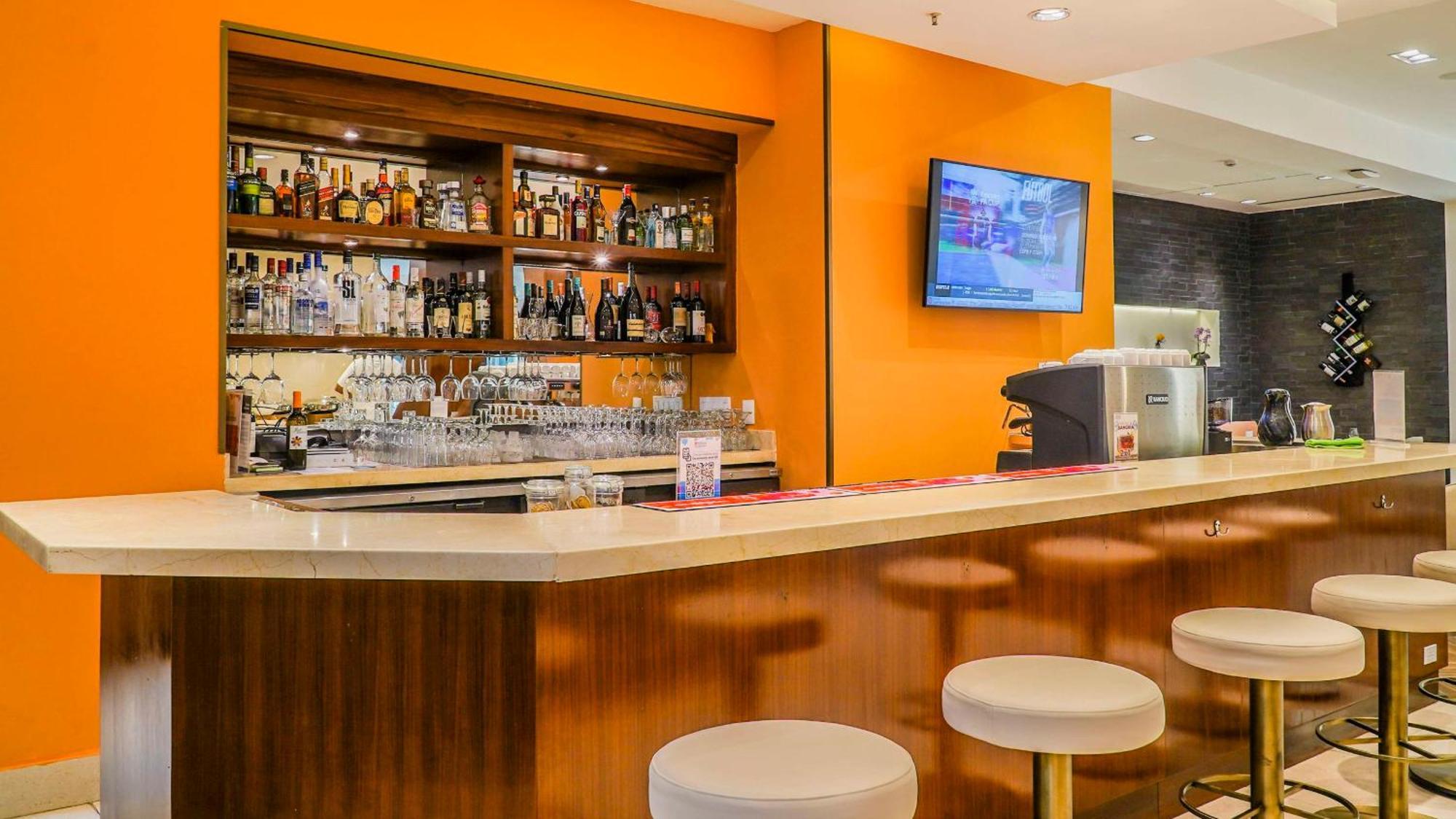 Hilton Garden Downtown, 4*