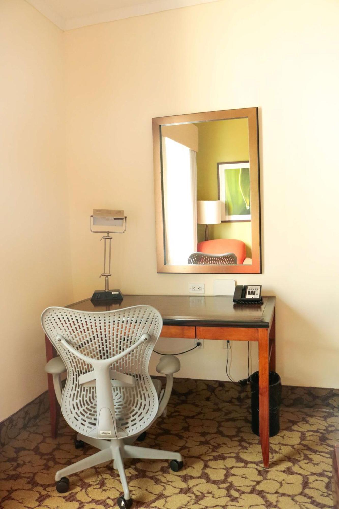 Hilton Garden Downtown, 4*